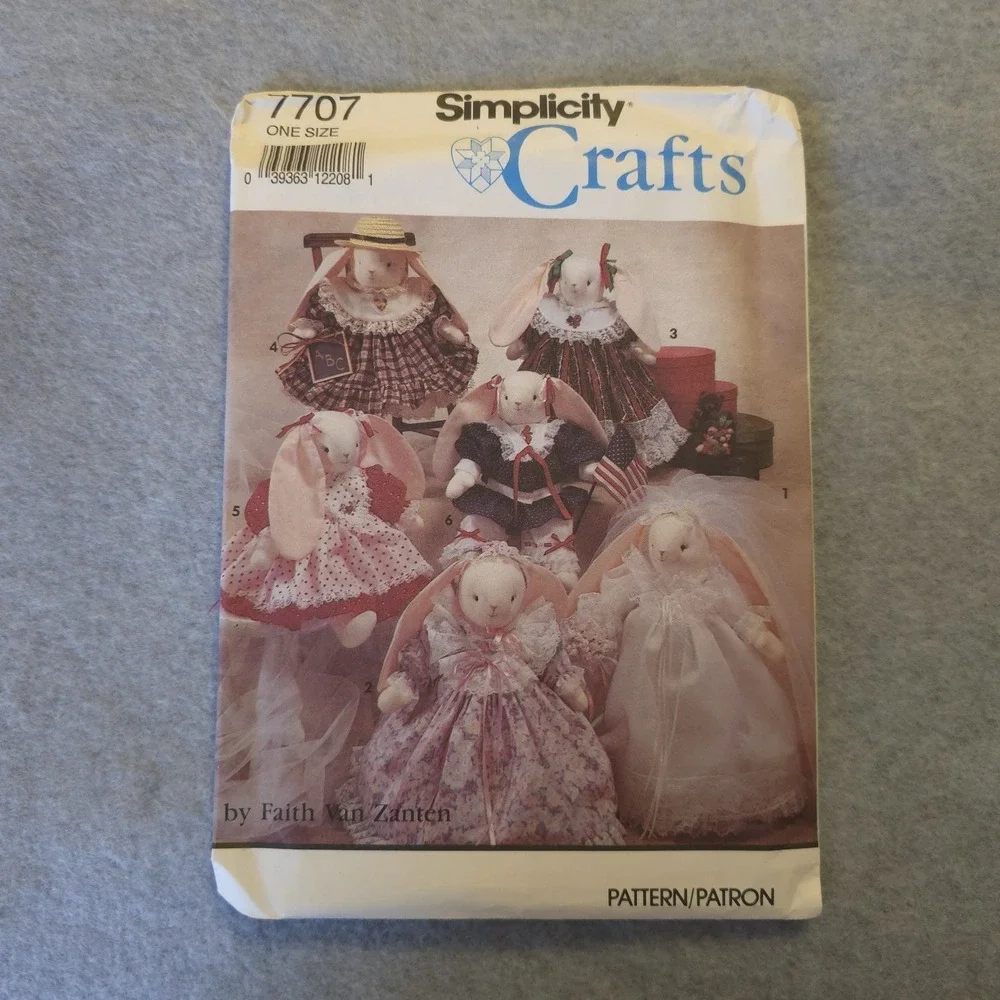 Vintage 1991 Simplicity 7707 BUNNY W/ SEASONAL WARDROBE Faith Van Zanten UNCUT